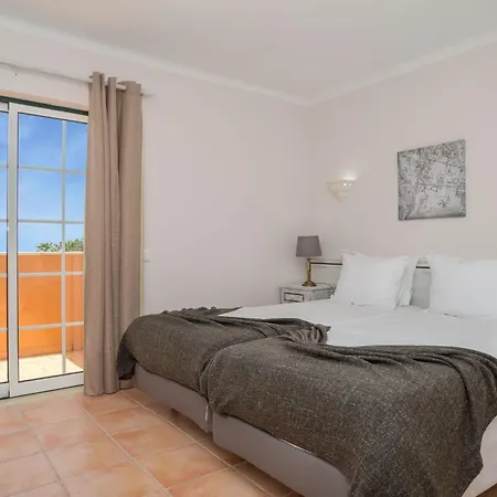 Schoenes Haus In Carvoeiro Mit Privatem Parkplatz בית נופש *